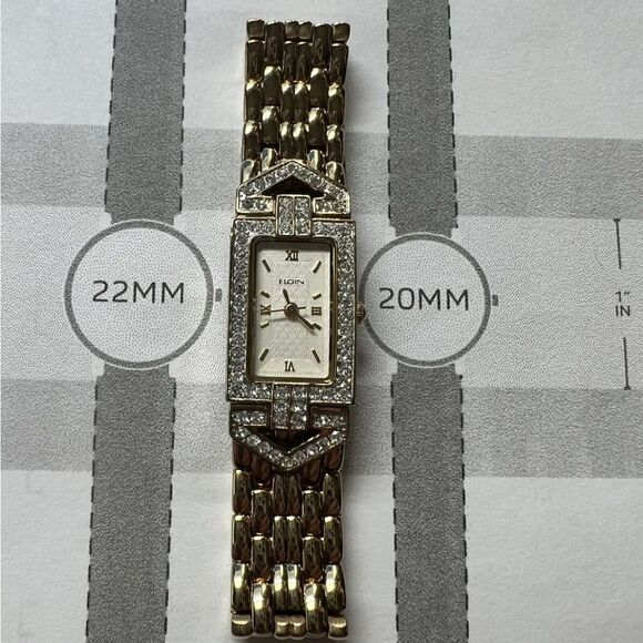 Gold Tone Rectangular  Watch Vintage elc230 main image 4